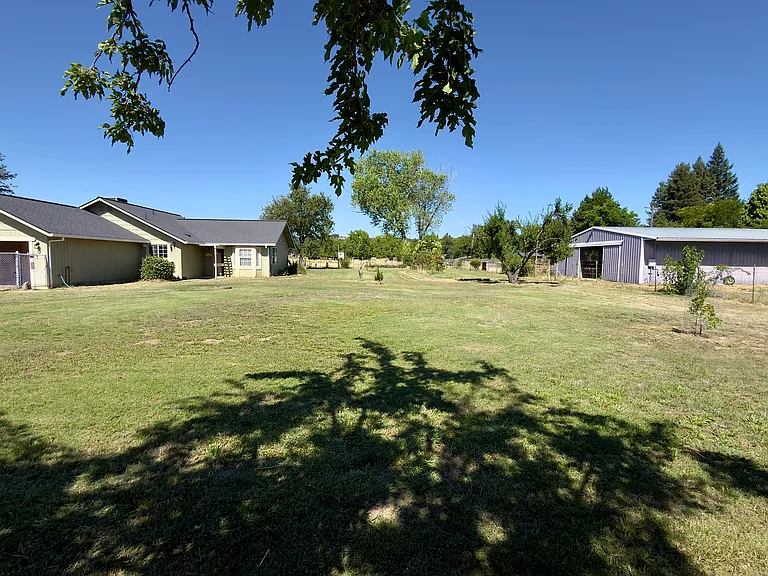 8664 Deschutes Rd — Photo 48