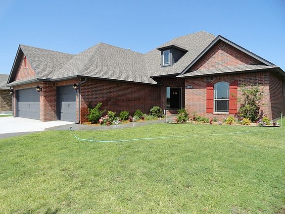2nd image of 3116 Langley Dr
