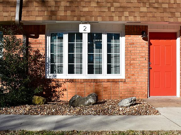 2nd image of 808 W Lawson St