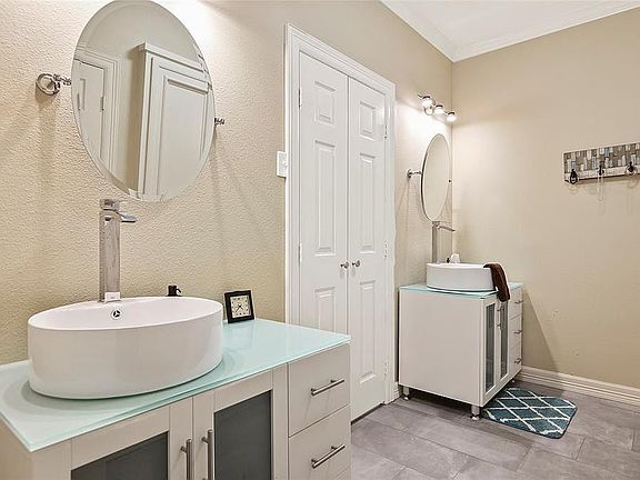 5th image of 3211 Sunny Knoll Ct