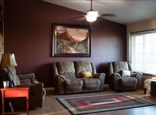 11467 Middleton Rd, Phelan, CA 92371