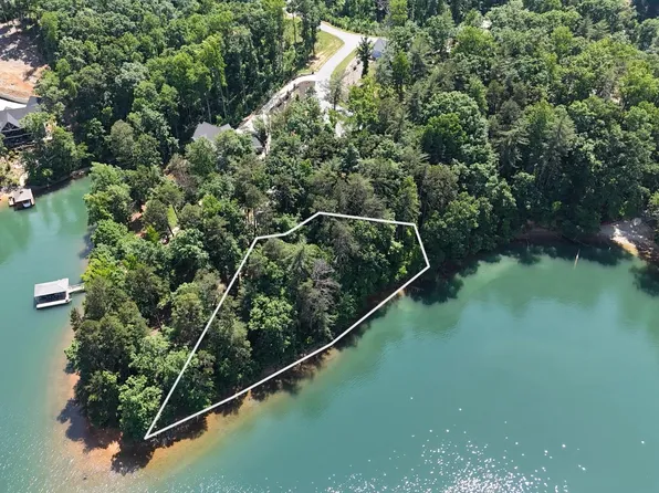 112 Hunter Hill Cir, Six Mile, SC 29682