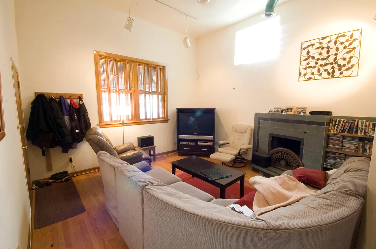 Building Photo - 1758 N Clybourn Ave #1