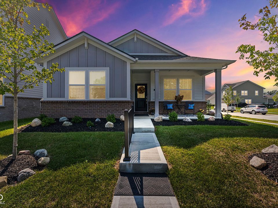 1st image of 360 Lincoln Cir W