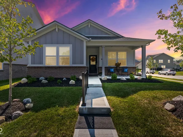 360 Lincoln Cir W, Fortville, IN 46040