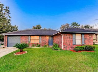 146 N Forest Dr, Willis, TX 77378