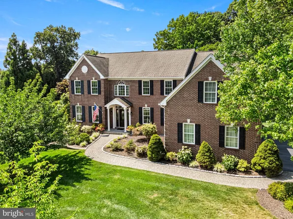 929 Grand View Dr, Exton, PA 19341