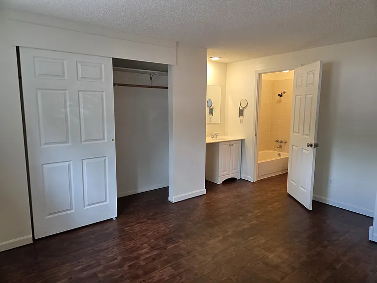 Large masterbedroom with extra vanity and sink