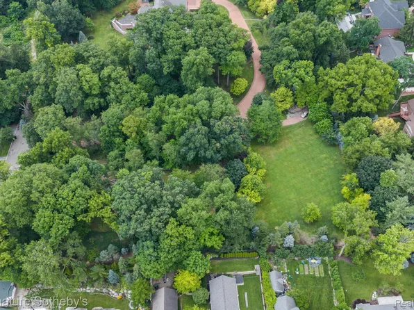 590A Dubuar St, Northville, MI 48167