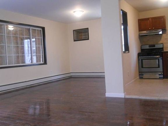 4th image of 16034 111th Ave