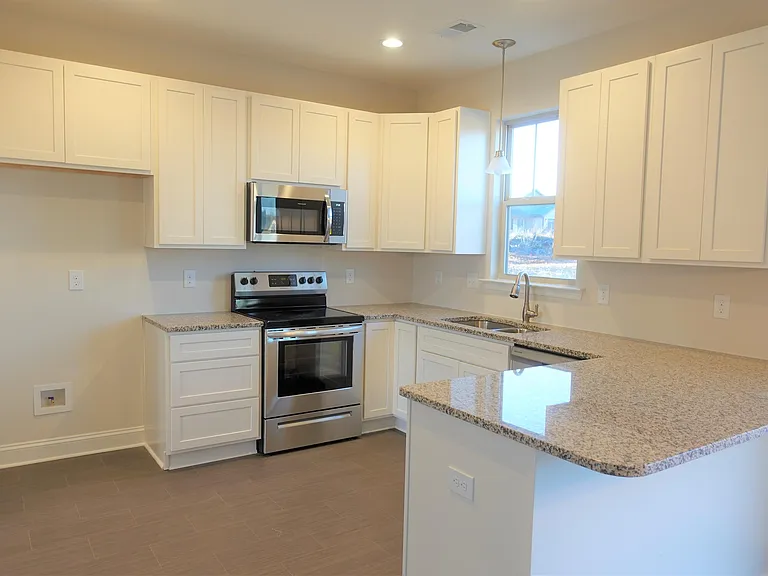 2731 Millhone Dr — Photo 8