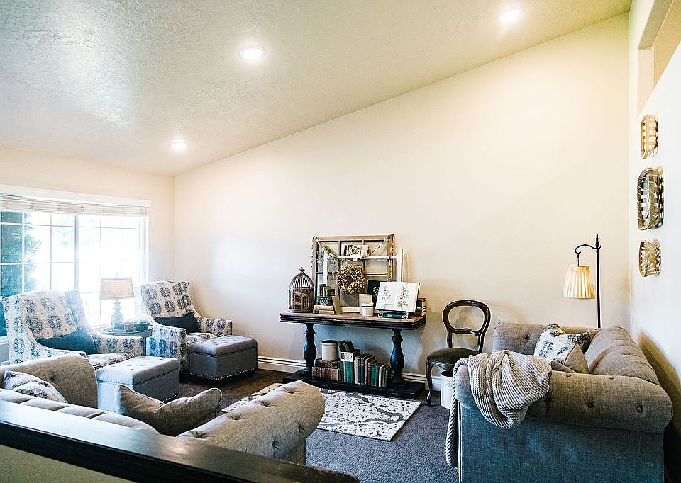 1st image of 4667 W Harvey Blvd