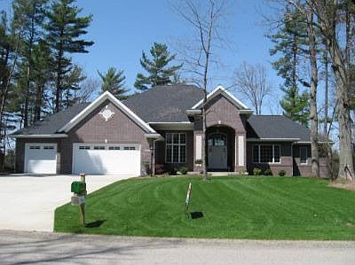 1st image of 12555 Horseshoe Dr NE