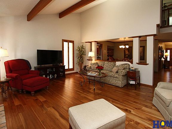 4th image of 934 Rockhurst Dr