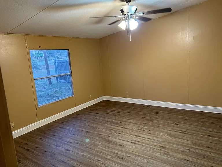 104 Kailyn Ln — Photo 9
