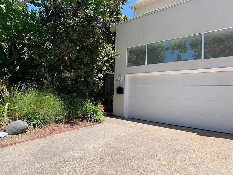 605 Bonair Pl — Photo 23