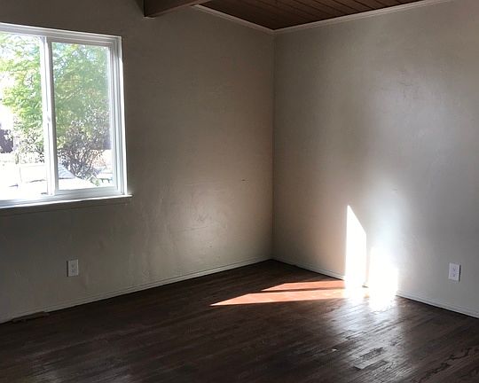 2nd image of 8506 Matilija Ave