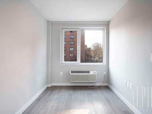 3rd image of 245 E 115th St #101