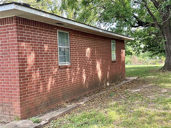 5th image of 501 Lee Ave