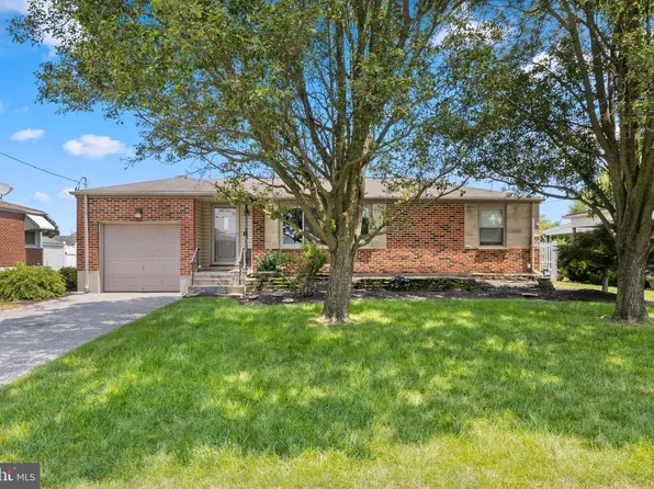 2655 Clearbrook Blvd, York, PA 17406