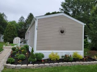 13 Valiant Dr, Coventry, RI 02816