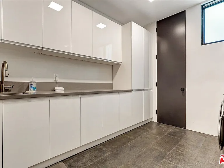 1049 Loma Vista Dr — Photo 18