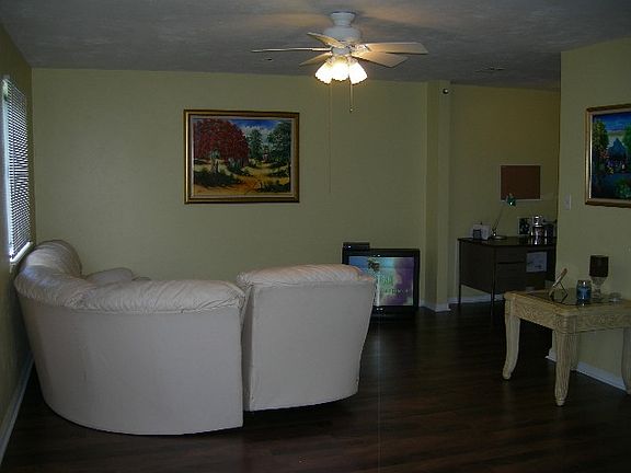 4th image of 1305 Airport Dr APT A02