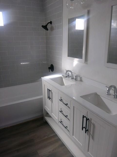 1st image of 1419 W 71st St