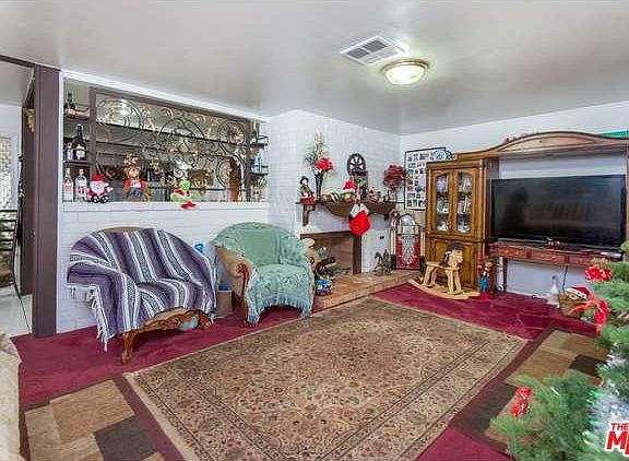 4th image of 9609 Woodley Ave