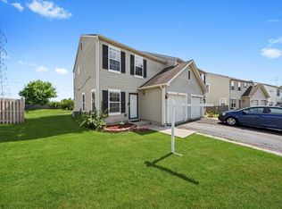 923 E Savannah Dr, Romeoville, IL 60446