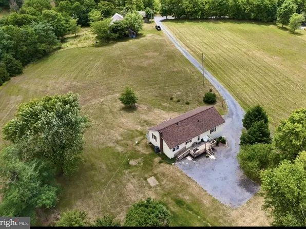 279 Fringe Ln, Hedgesville, WV 25427