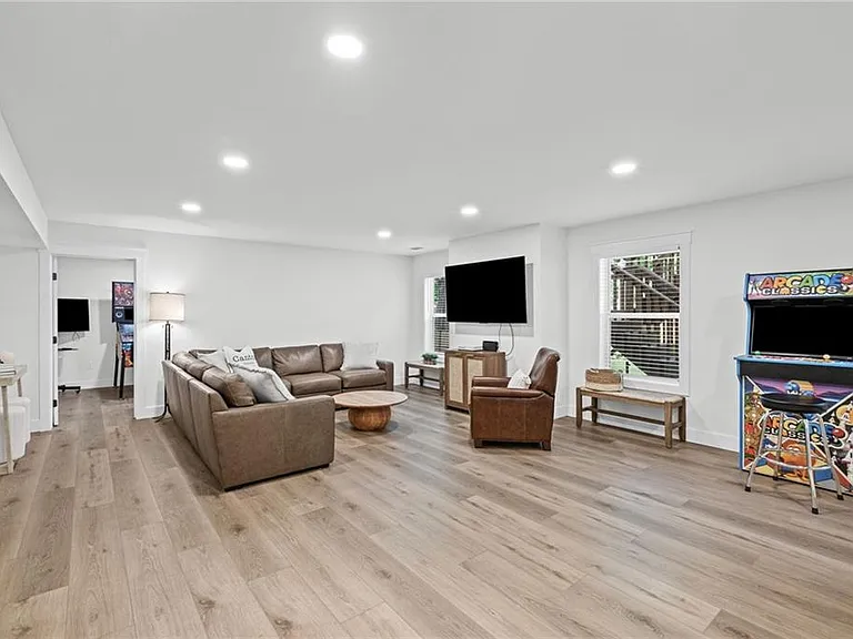 149 Treeline Trl — Photo 18
