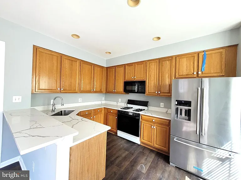 6012 Ricketts Walk — Photo 7