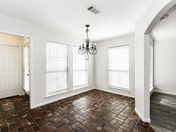620 Rushmore Dr, Baton Rouge, LA 70819