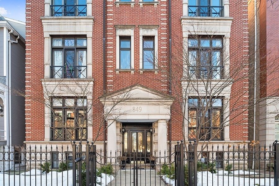 1st image of 849 W Wrightwood Ave APT 1W