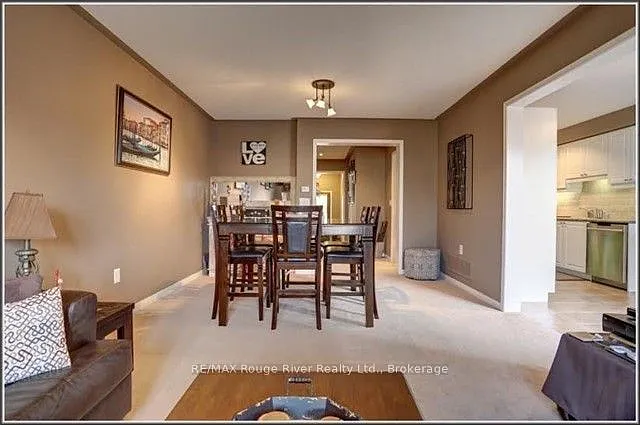 85 Lander Cres — Photo 9