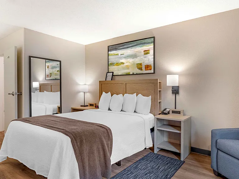 Studio Suite - 1 Queen Bed