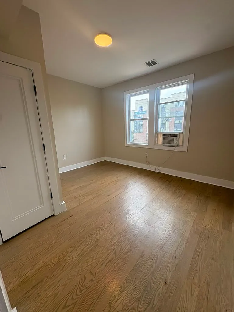 3 bed, $2,800 — Photo 4