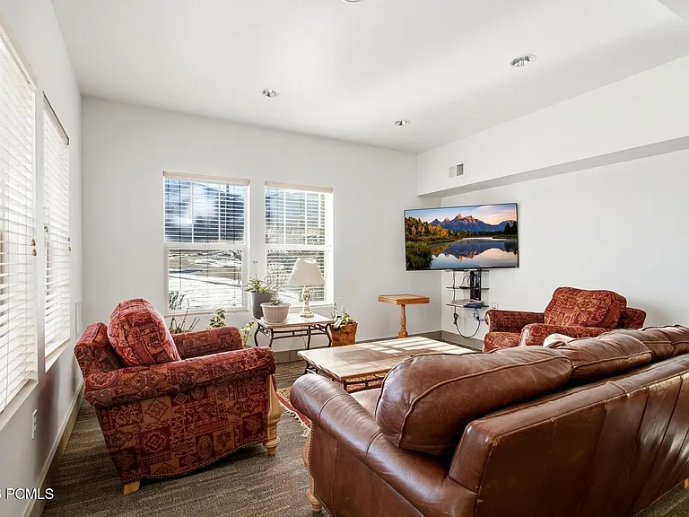 1716 W Fox Bay Dr #H204 — Photo 29