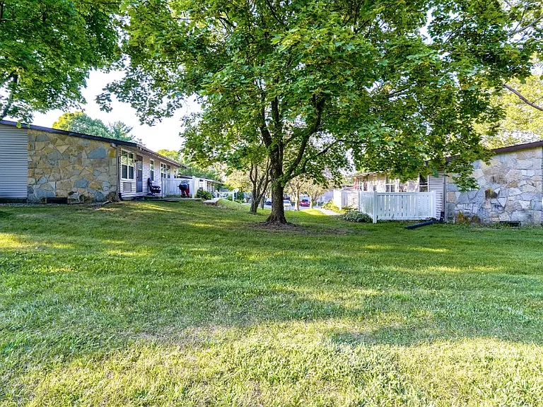 Rolling Meadows — Photo 15