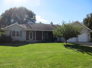 727 Bluebird Ct, Geneseo, IL 61254