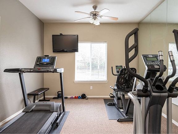 5th image of 701 SE 139th Ave #231