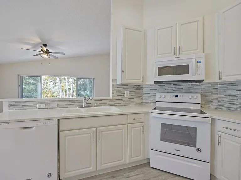 172 Jones Creek Dr — Photo 15