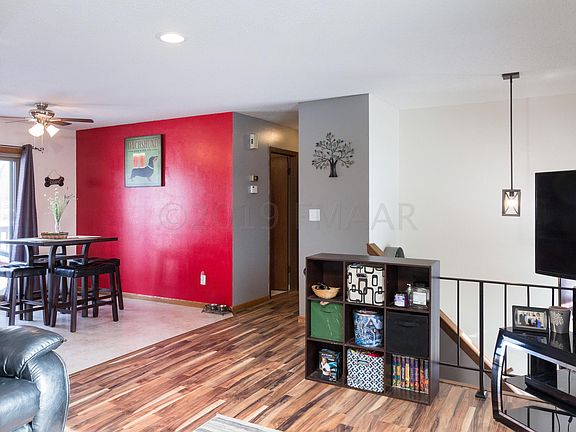 5th image of 714 8th Ave W
