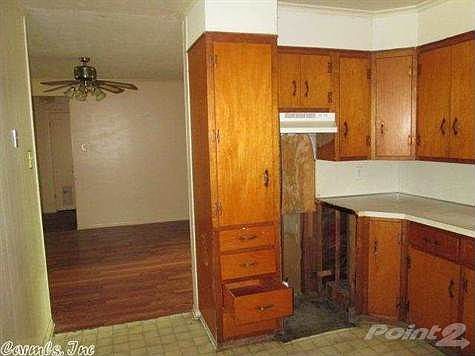 4th image of 1612 E 8th Ave