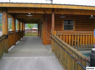 332 Wears Valley Rd, Pigeon Forge, TN 37863