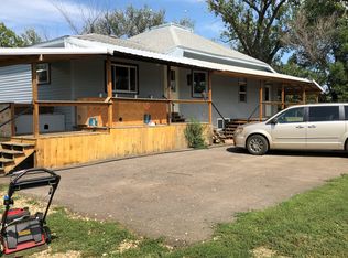 302 W 3rd St, Mott, ND 58646