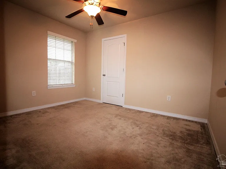 4479 Winona Ln — Photo 15