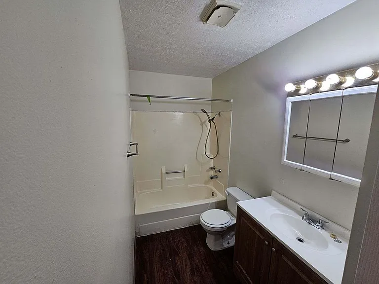 1231 Green Valley Dr — Photo 5