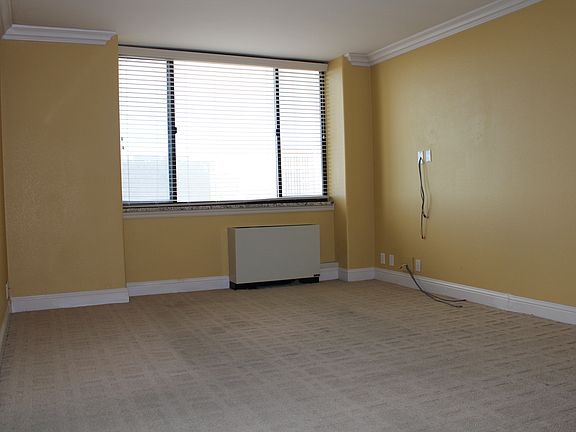 4th image of 700 E 8th St Unit 14T